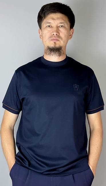 red centr: Мужская базовая футболка с коротким рукавом - Классический прямой — 10