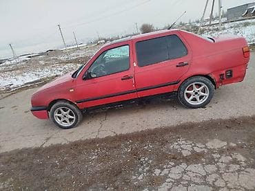 салон е46: Volkswagen Vento: 1992 г., Кол менен иштөөчү, Седан — 5