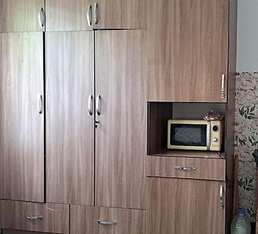 Продам комплект мебели: большой шкаф для одежды и кухонный шкаф с at lalafo.kg Продам комплект мебели: большой шкаф для одежды и кухонный шкаф с