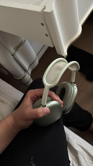 garmin fenix 8: Беспроводные накладные наушники в зеленом цвете с фирменным — 2