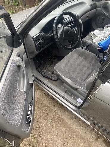 ауди 100 с: Opel Astra: 1993 г., 1.6 л, Ручные, Бензин, Хэтчбэк — 4