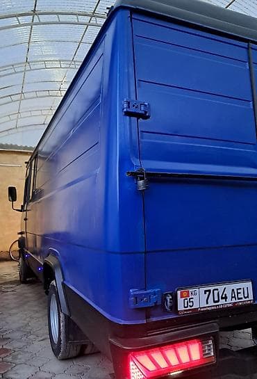 спринтер стук: Грузовой фургон Mercedes-Benz (длинная база, высокий кузов) - Тип — 6