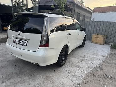 byd han: Mitsubishi Grandis: 2003 г., 2.4 л, Автомат, Газ, Минивэн — 3