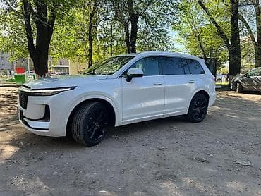 mitsubishi challenger: Lixiang One: 2021 г., 1.2 л, Автомат, Гибрид, Внедорожник — 3