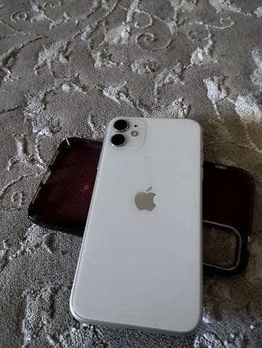 IPhone 11, 128 ГБ, Белый, Чехол, 72 %