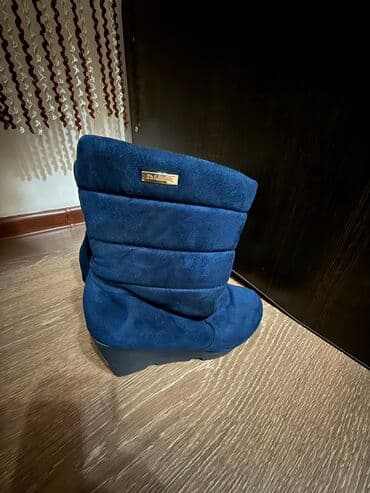 кышкы отук: Обувь женская зимние размер 37 оба за 300с район Аламединского рынка — 2