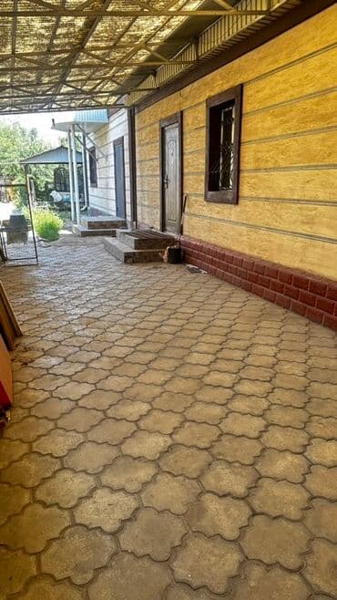 сдам дом в деревне за присмотр: 70 м², 4 комнаты, Парковка — 1