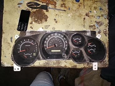 rav 4 2018: Тойота секвойя 2010 панель приборов — 1