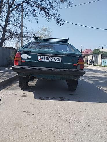 bugatti veyron: Volkswagen Passat: 1983 г., Бензин — 4