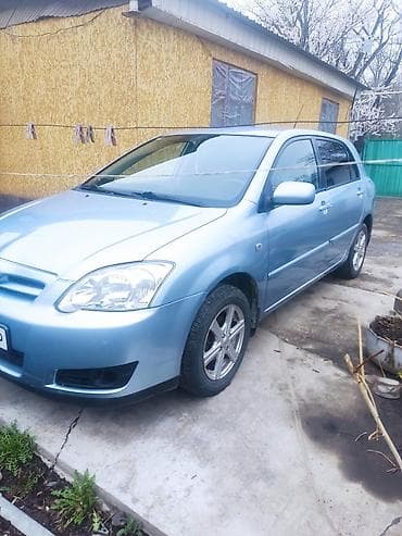 Унаа сатуу: Toyota Corolla: 2004 г., 1.6 л, Кол менен иштөөчү, Бензин, Хетчбек — 2