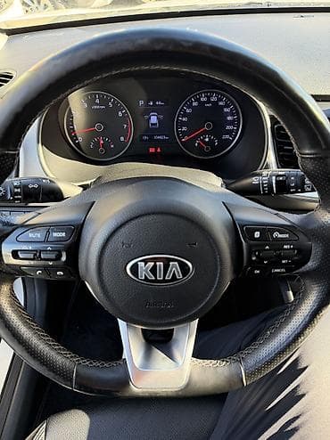 Транспорт: Kia Stonic: 2019 г., 1.4 л, Автомат, Бензин, Хэтчбэк — 10