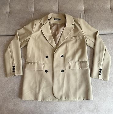 Бежевый оверсайз пиджак. Ни разу не носилось. - Классический крой с