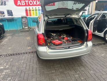 дополнительные приборы: Toyota Avensis: 2003 г., 2 л, Автомат, Универсал — 4