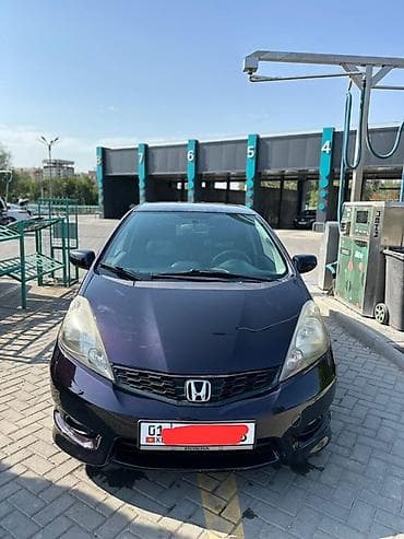 Honda Fit: 2013 г., 1.5 л, Автомат, Бензин, Хэтчбэк — 4