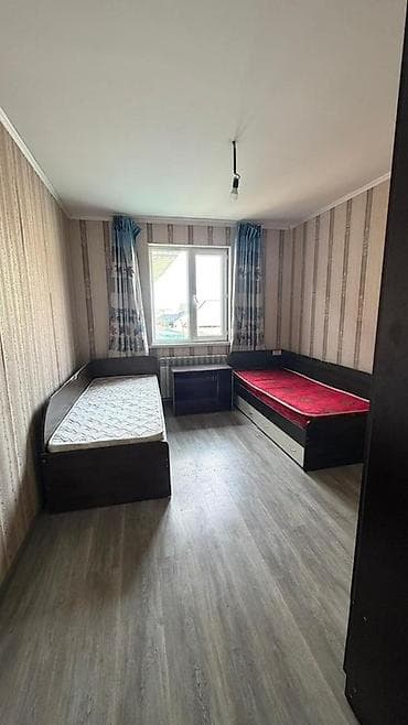 достук отел: Сдаётся комната с отдельным входом (дверь с номером 7). Все условия — 2