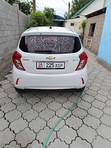 chevrolet comaro: Chevrolet Spark: 2017 г., 1 л, Робот, Бензин, Хэтчбэк — 5