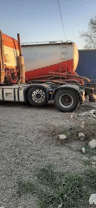 lexus rx 2008: Volvo 440: 2010 г., Автомат, Дизель — 4