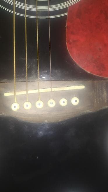 Музыкальные инструменты: Акустическая гитара Starsun D01-300, цвет черный (BK)нету двух струн — 4