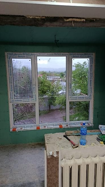 ПВХ-окно с двухкамерным стеклопакетом и поворотно-откидной створкой -