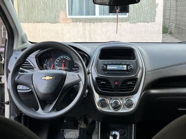самые дешёвые авто: Chevrolet Spark: 2015 г., 1 л, Вариатор, Бензин, Хэтчбэк — 5
