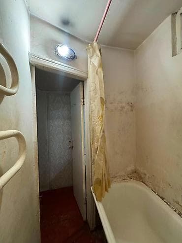 ош базар кв: 2 комнаты, 43 м², Ошский рынок / базар Индивидуалка, 2 этаж, Требуется ремонт — 4