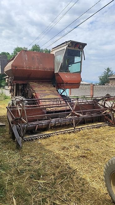 Зерноуборочный комбайн Нива СК‑5М Комбайн на ходу работает и готов к — 1