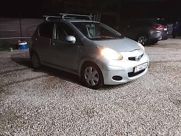 решетка тайота ист: Toyota Yaris: 2010 г., Механика, Бензин, Хэтчбэк — 3