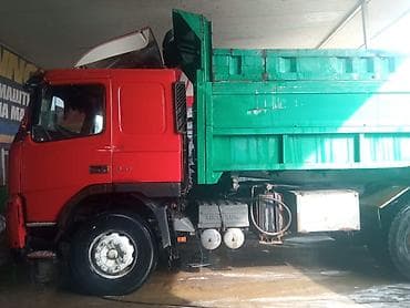 дороже: Грузовик, Volvo — 2