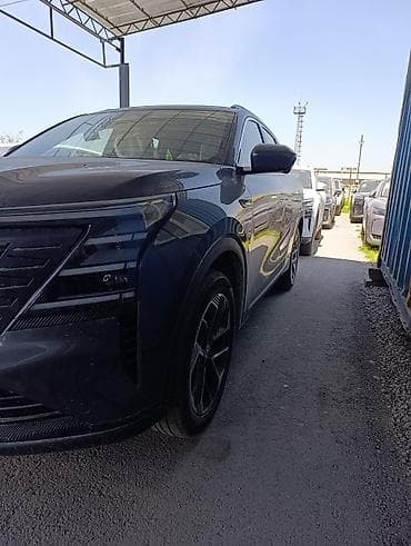 byd 5: Changan CS75 Plus: 2025 г. — 2