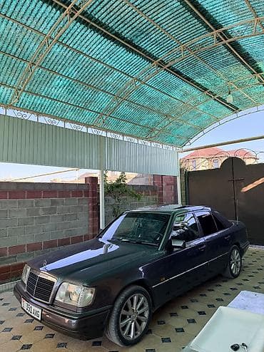 Mercedes-Benz E-Class: 1994 г., 2.2 л, Кол менен иштөөчү, Бензин, Седан — 1