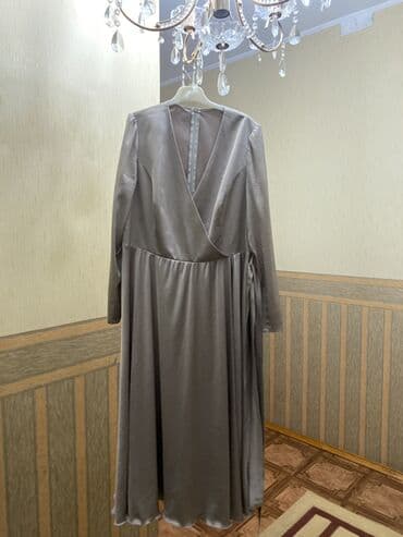 платье с запахом большого размера: Вечернее платье на запах. Спереди разрез. С поясом. Ткань шелк размер — 1