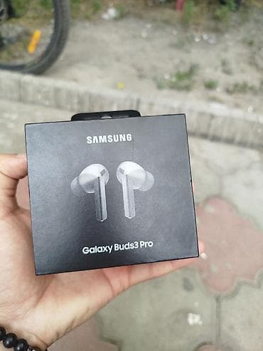 samsung buds plus: Беспроводные наушники Samsung (вставные, с ножкой) с зарядным — 2