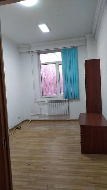 сыдыков: Аренда кабинетов в салонах красоты, 20 м² — 1