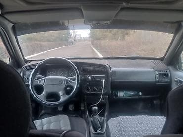 пасат b3: Volkswagen Passat: 1994 г., 2 л, Механика, Бензин, Седан — 5