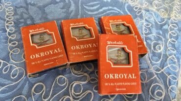 фарфоровую вазу: Вазы 1960г. Китай, высотой по 25см, фарфор в золоте, купившему 1 вазу — 2