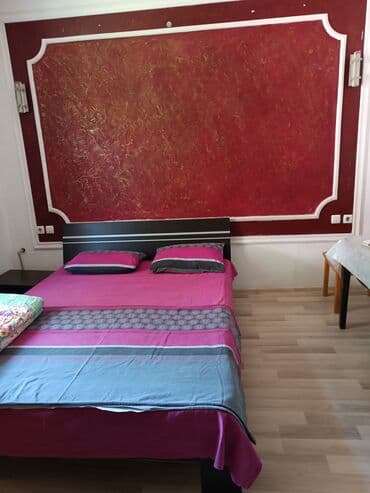 кызыл кия кыз: 1 бөлмө, Душ кабинасы, Жаздык, жууркан-төшөк каптары, Кондиционер — 2