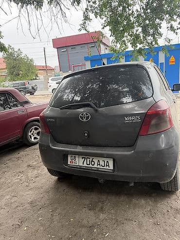 platz vitz: Toyota Yaris: 2009 г., 1.3 л, Автомат, Бензин, Хэтчбэк — 3