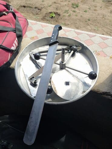 оборудование для пиццерии: Продаю аппарат от гамбургера, просто стоит пользовались очень мало, в — 1