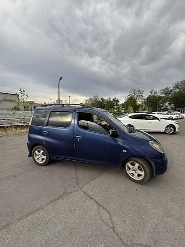 vitz platz: Toyota Yaris Verso: 2000 г., 1.3 л, Механика, Бензин, Минивэн — 5