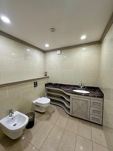 Кыймылсыз мүлк: Кеңселерди ижаралоо, 247 м², Бизнес борборунда, Тоолор көрүнүп турат, Өзүнчө ашканасы менен, Өзүнчө санитардык түйүнү менен — 6
