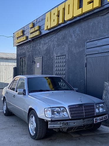 Mercedes-Benz W124: 1993 г., 3.2 л, Автомат, Бензин, Седан