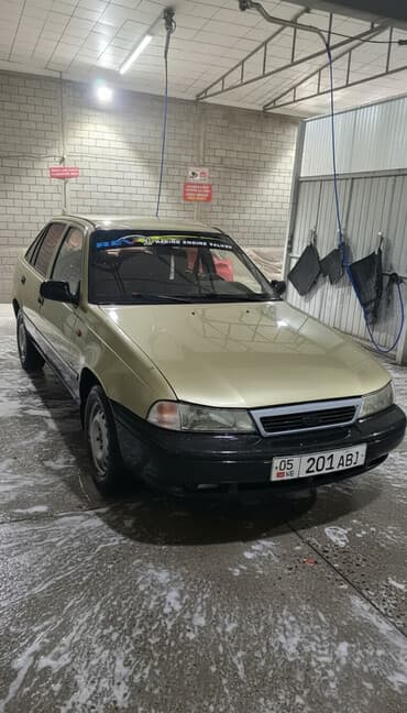 Daewoo Nexia: 2005 г., 1.6 л, Механика, Бензин, Седан