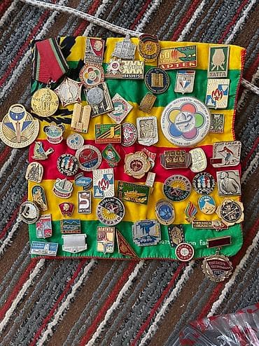 детективы бишкек: Значки, медали цена договорная — 1