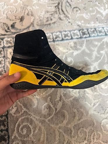 футболка юникло мужская: Мужские кроссовки, 42, Asics, Б/у, цвет - Черный — 3