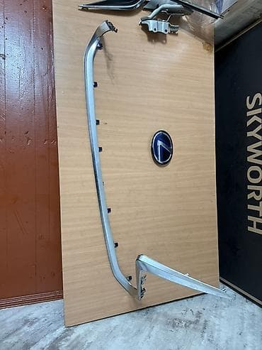 краска на авто: Решетка радиатора Lexus 2020 г., Б/у, Оригинал — 2