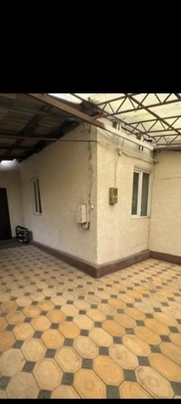 мечит: 60 м², 3 бөлмө, Унаа токтотуучу жай, Забор, тосулган — 1