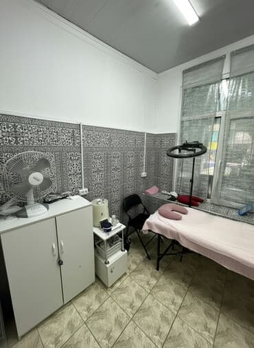 сдаю швейный цех с оборудованием: Ижарага берем Салондогу кабинет, 12 м², Каш чебери үчүн, Визажист үчүн, Лешмейкер үчүн — 1