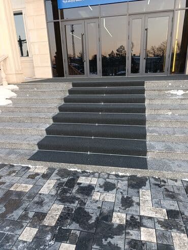 шкаф и комод с зеркалом: Искусственная трава и напольные покрытия в размеры 0.80см — 14