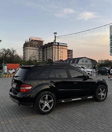 Mercedes-Benz ML-Class: 2005 г., 3.5 л, Автомат, Бензин, Кроссовер — 2