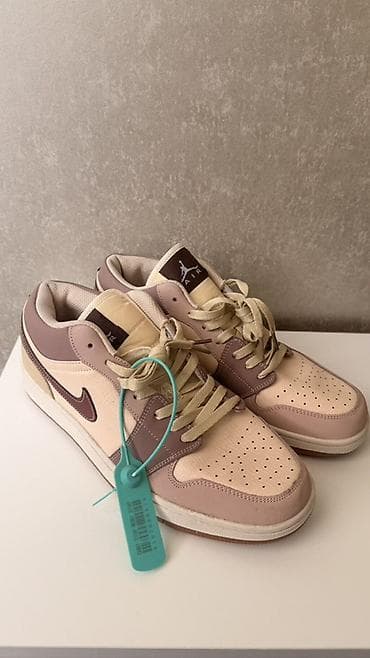 Айымдардын бут кийими: Кроссовкалар, 42, 42.5, 43, Nike, Жаңы, түсү - Саргыч боз, Өзү алып кетүү, Акылуу жеткирүү — 1